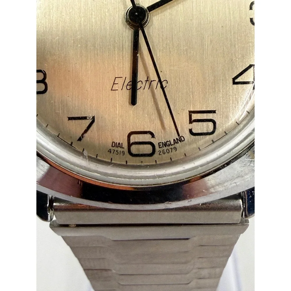 Vintage Timex Electric Watch Champagne Dial England 47519 26079 Silver Tone